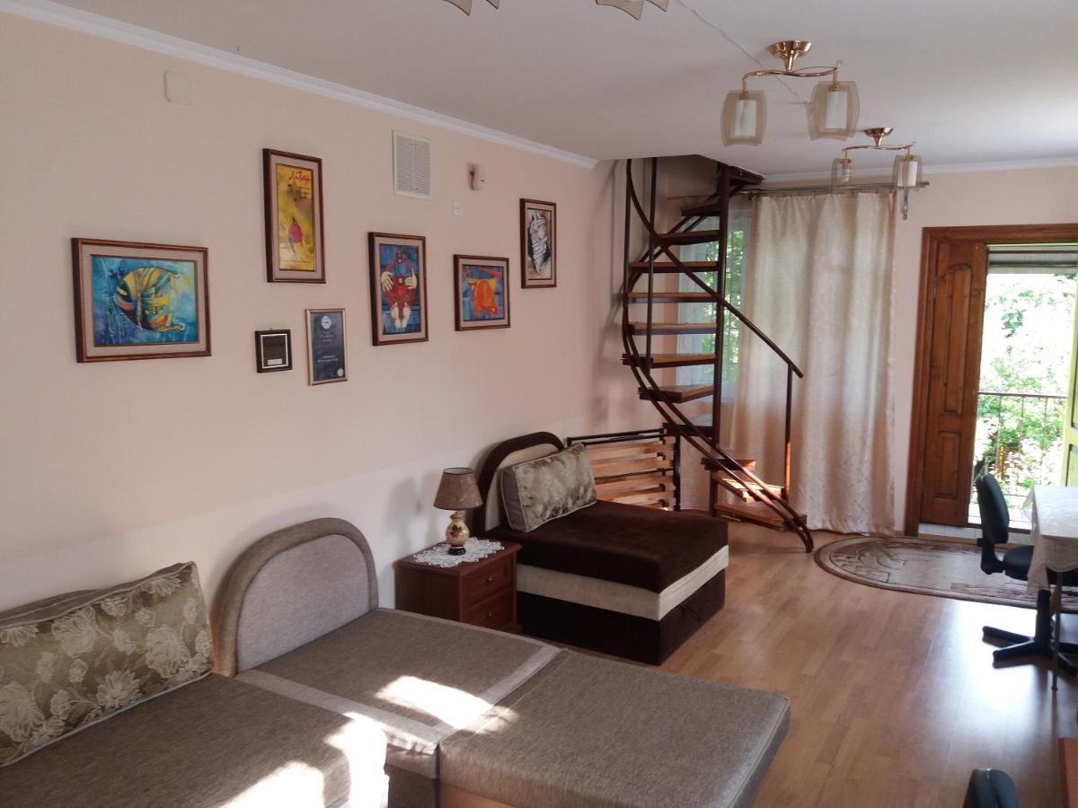 "Arttrakt" Hotel Lviv Ngoại thất bức ảnh