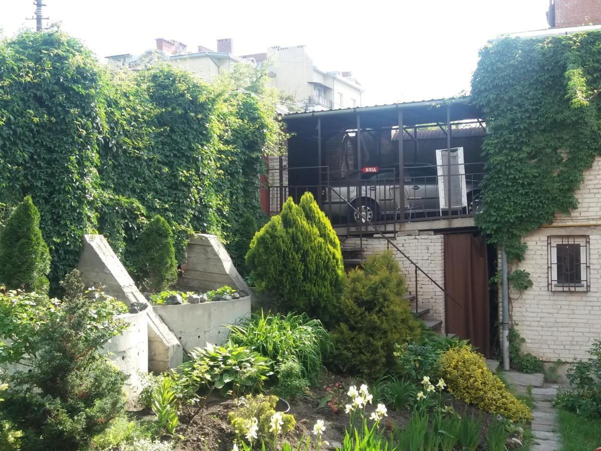 "Arttrakt" Hotel Lviv Ngoại thất bức ảnh